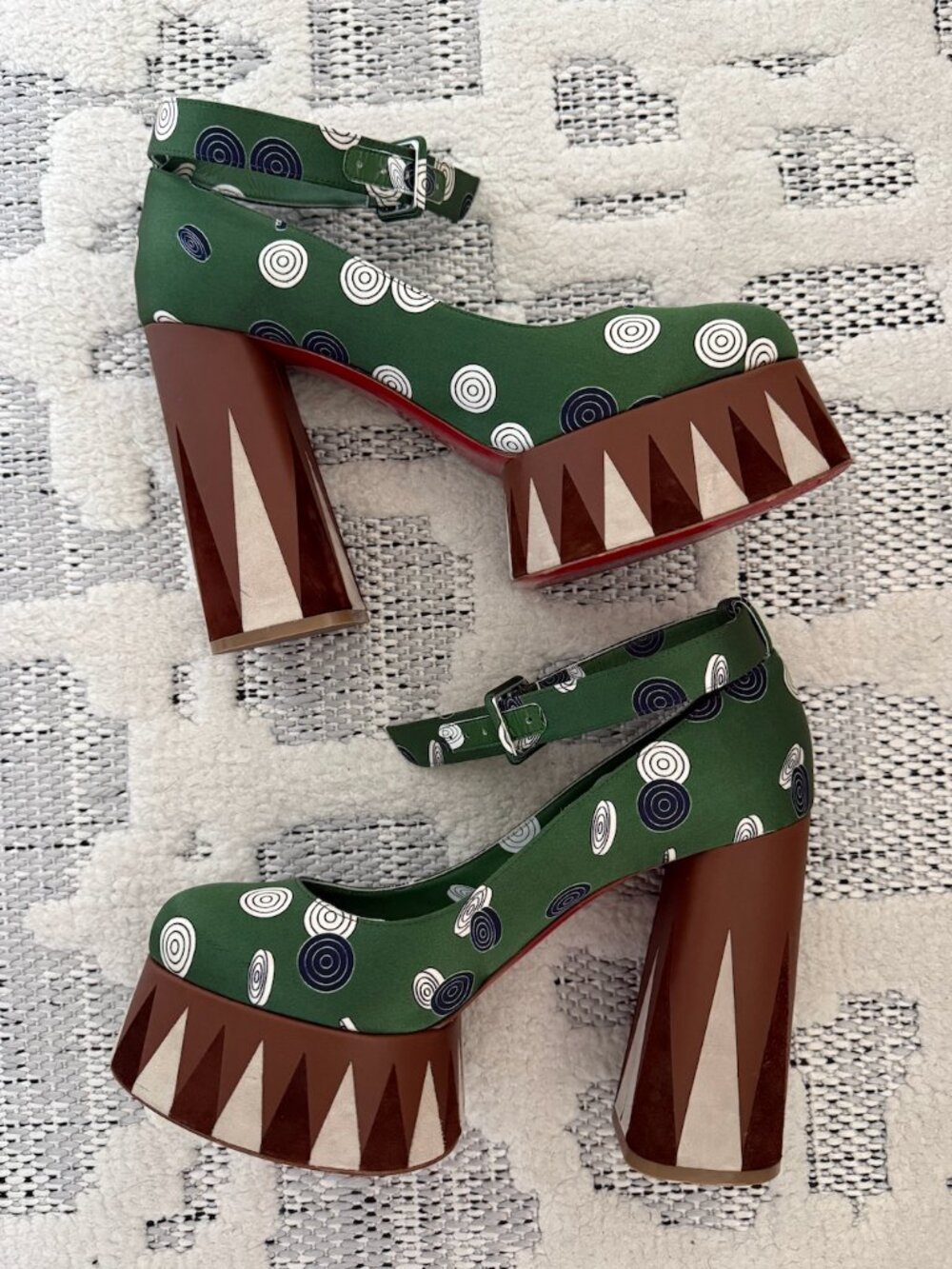 Christian Louboutin Size 40 Green Brown Silk Printed Yazefir Platform Pumps - Picture 2 of 5